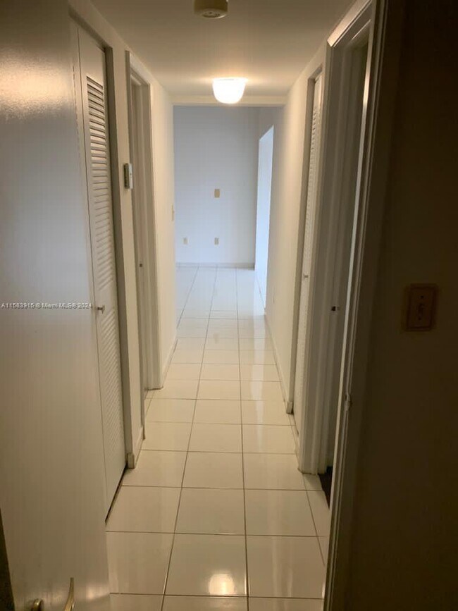 Foto del edificio - 10241 NW 9th St Cir