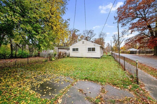 Building Photo - 15914 Dacosta St