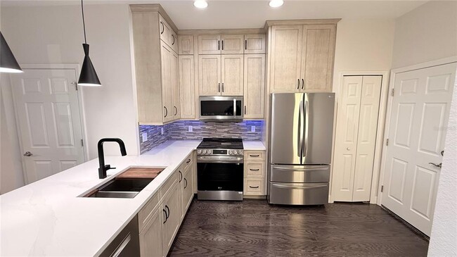 Building Photo - 29857 Southwell Ln