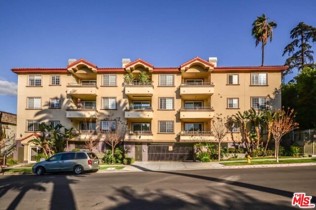 Primary Photo - 962 S Gramercy Dr