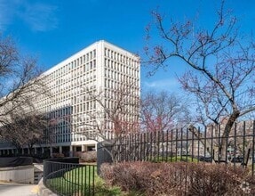 Building Photo - 1401 E 55th St