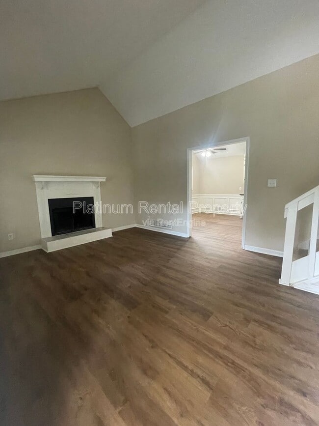 Building Photo - 377 Arbour Way