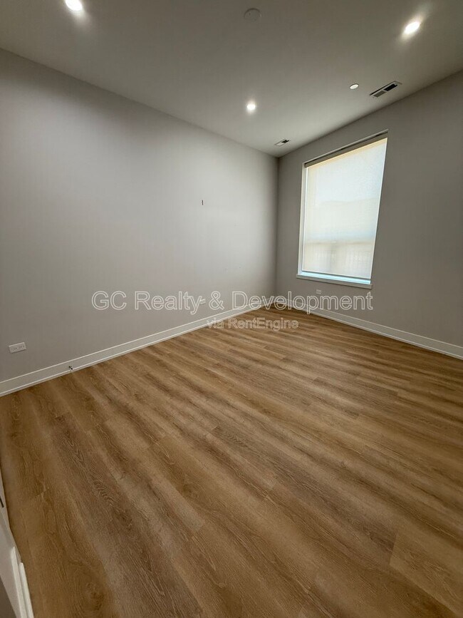 Foto del edificio - 5071 N Northwest Hwy