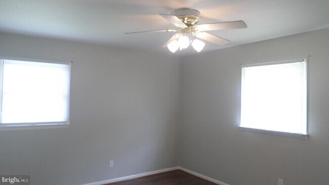 Building Photo - 944 Carvel Dr