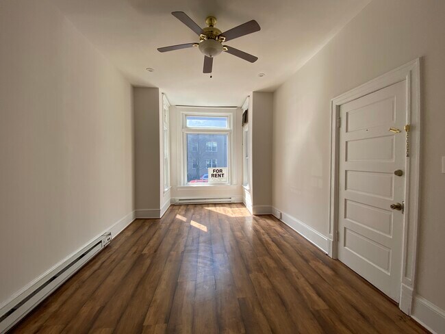 Foto del edificio - 2129 N St NW