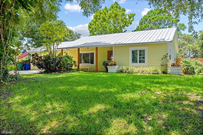 Building Photo - 2 br, 2 bath House - 382 Main St