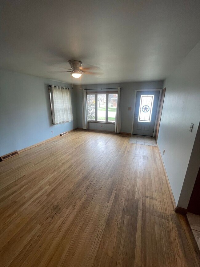 Foto del edificio - 3 Bedroom Single Family