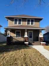 Building Photo - 118 S 13th St