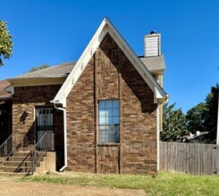 Building Photo - 5996 Parktree Cove