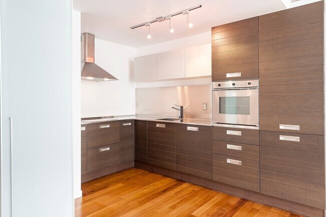 Photo du bâtiment - 445 Av Av Viger O,