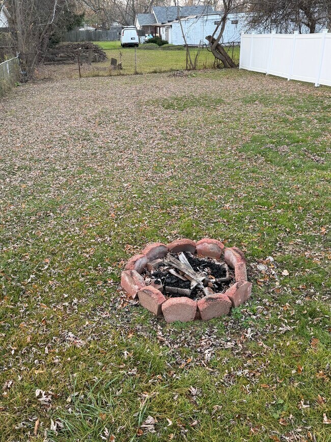 Foto del edificio - 650 Sherman St