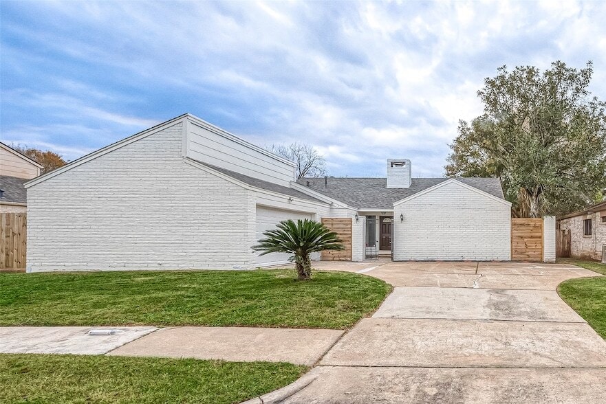 Photo - 6107 Sanford Road Unit