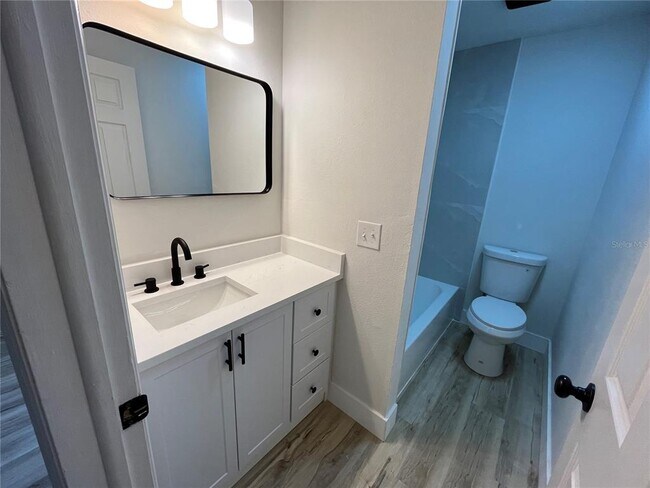 Foto del edificio - 5123 Brookside Ln