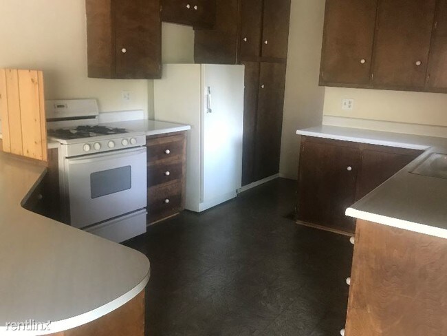 Building Photo - 2 br, 2 bath House - 416 Pine Canyon