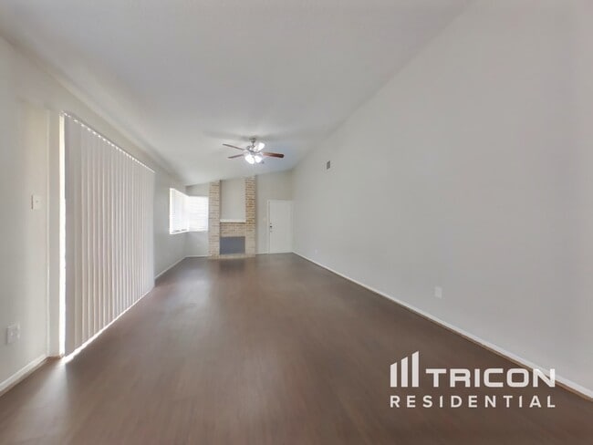 Building Photo - 17803 Glenmark Dr