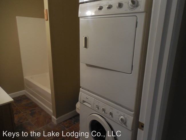 Building Photo - 7304 Missouri D