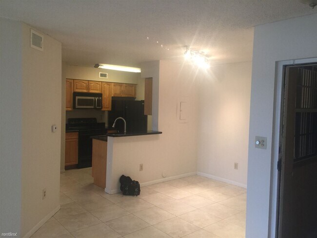 Building Photo - 1 br, 1 bath Condo - Lakeview Club 2880 110