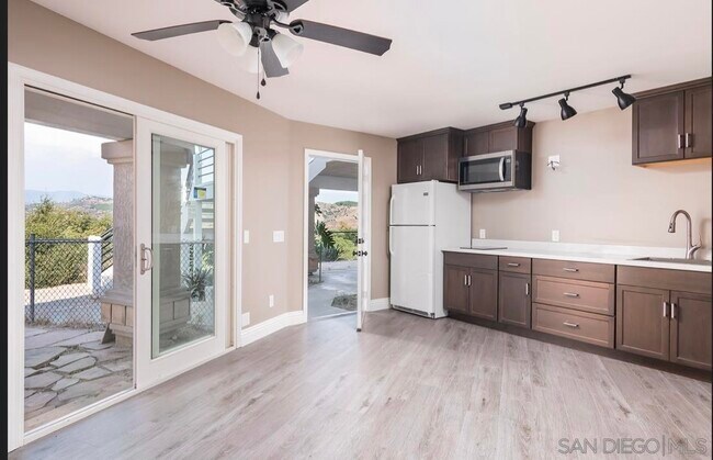 Building Photo - 3508 Tierra Linda Ln