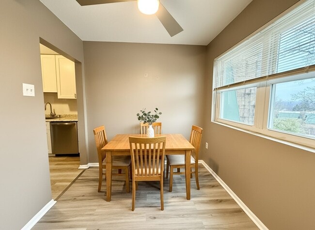 Foto del edificio - 214 Meadowview Ln