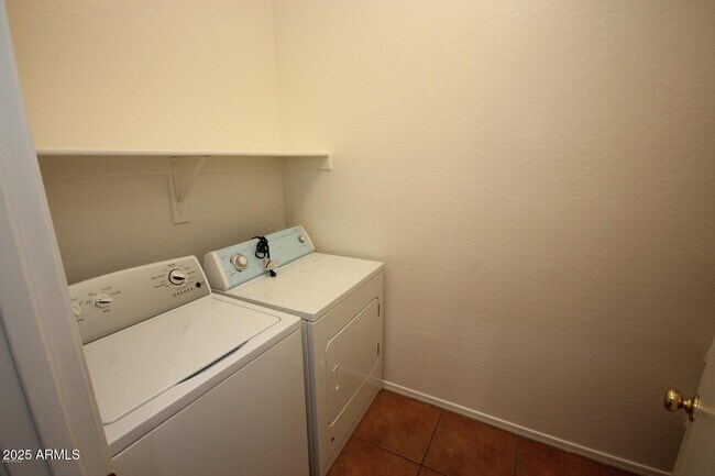Foto del edificio - 7408 W St Charles Ave