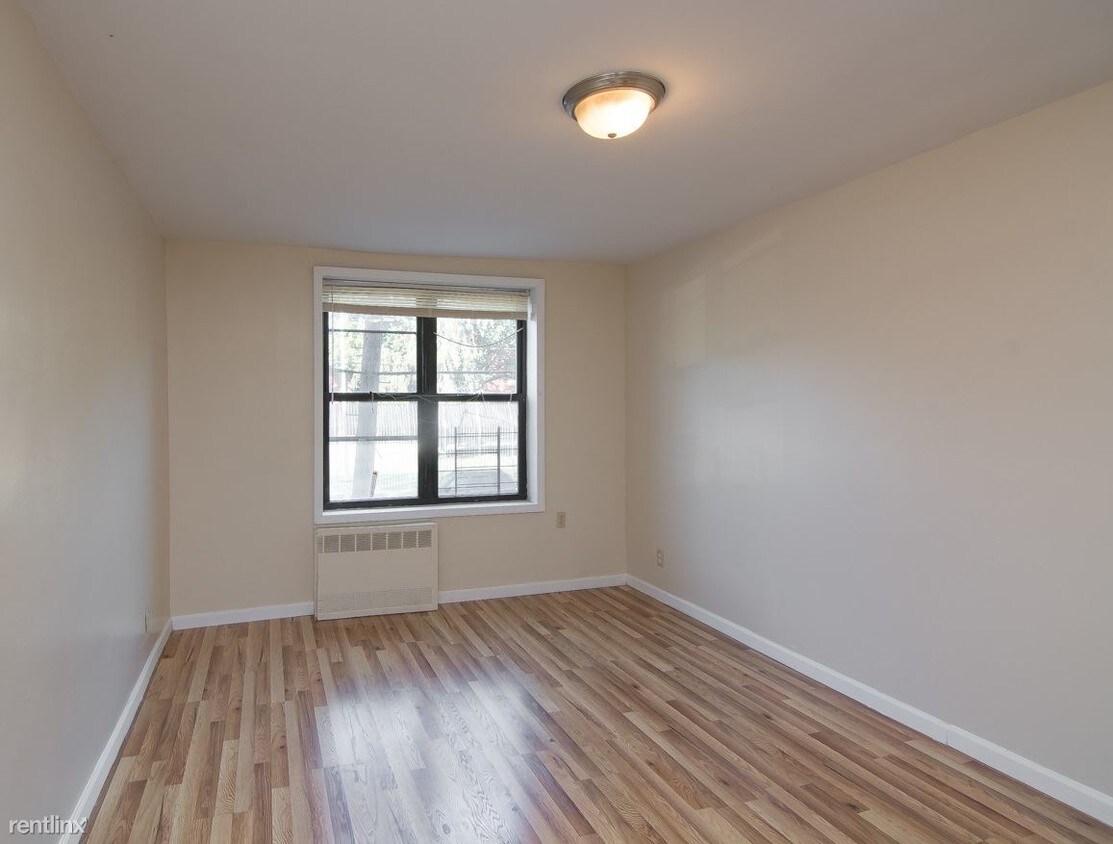 Primary Photo - 740 Clarkson Ave