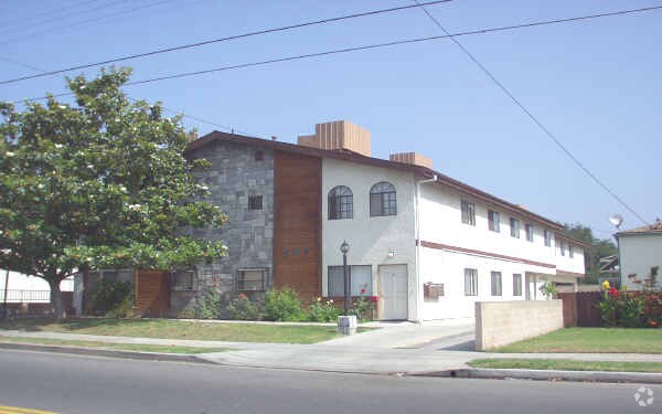 Building Photo - 509 E Broadway