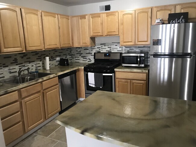 Foto del edificio - 6700 S South Shore Dr