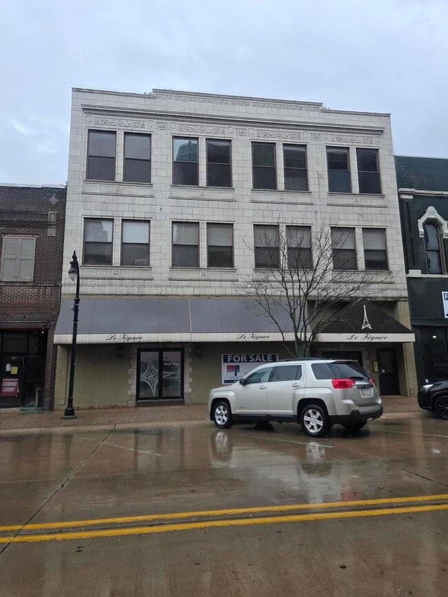 Building Photo - 1706 2nd Ave