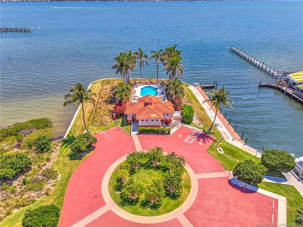 Primary Photo - 1528 NE Outrigger Landings Dr