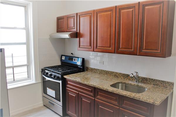 Foto principal - 1140 Saint Marks Ave