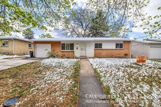 Foto del edificio - 2261 S Lowell Blvd