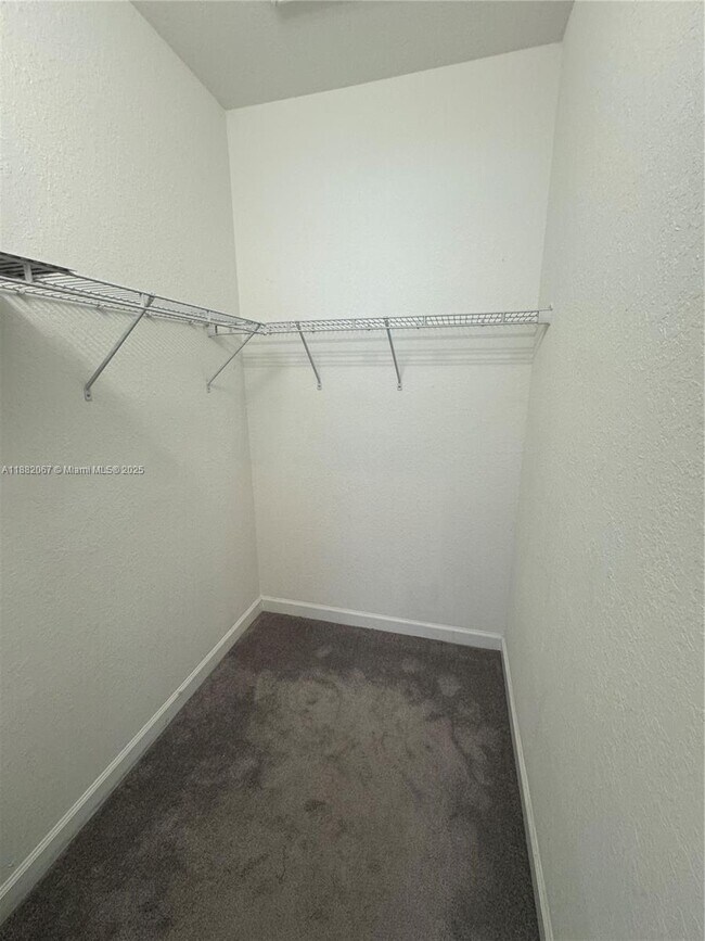 Foto del edificio - 24970 SW 112th Ct