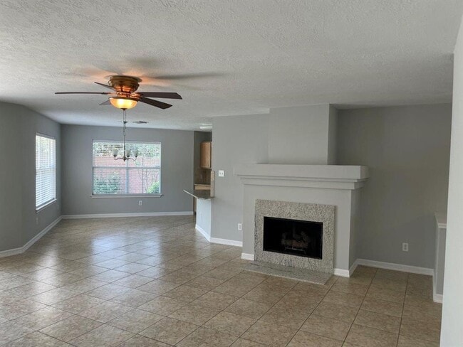 Building Photo - 2527 Pine Shadows Dr