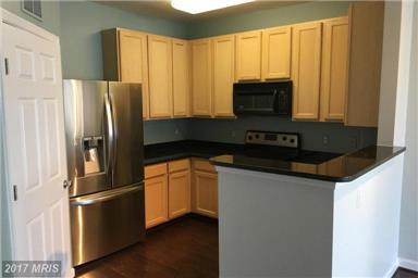 Building Photo - Spacious Condo in Great Location