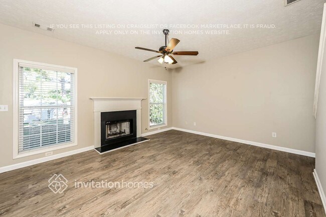 Building Photo - 755 Clairidge Ln SW