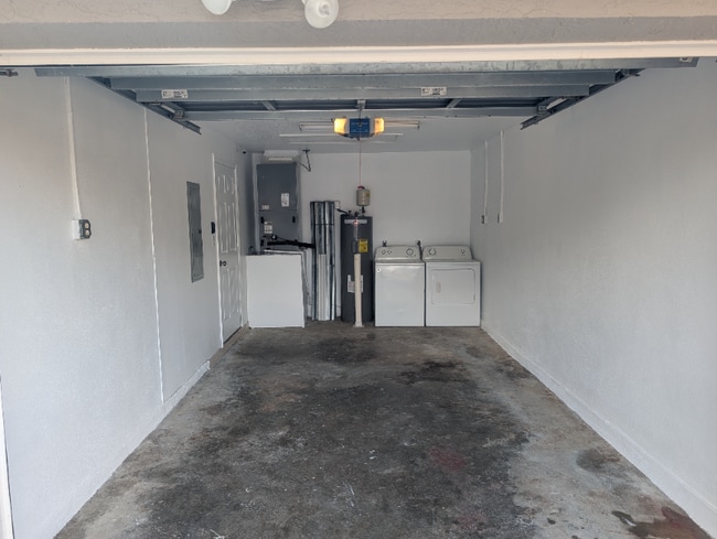 Building Photo - 2225 86th Ct