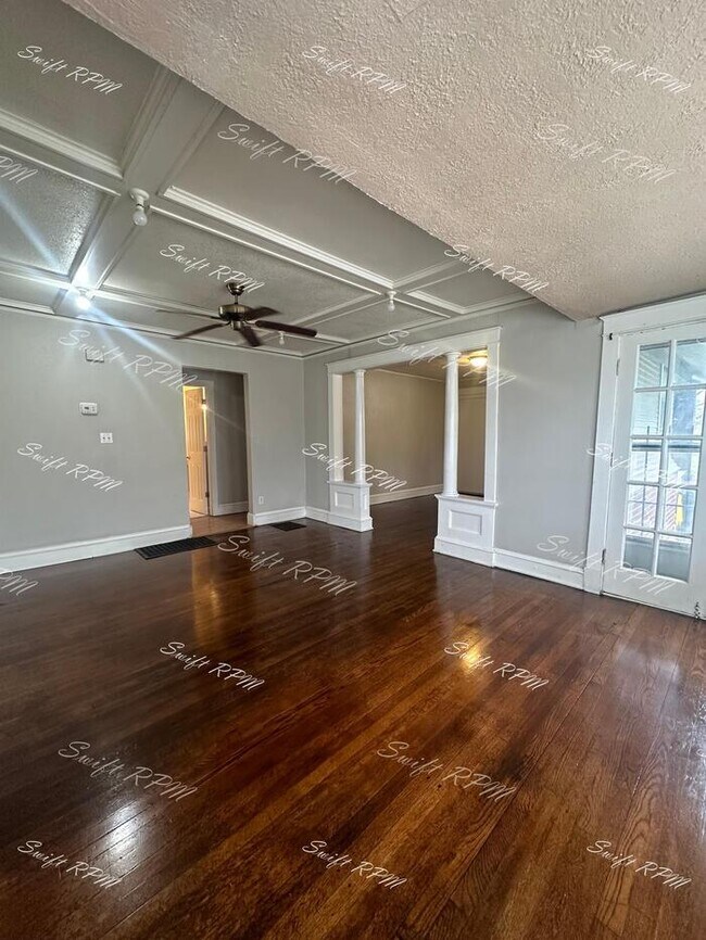Foto del edificio - 4944 Agnes Ave