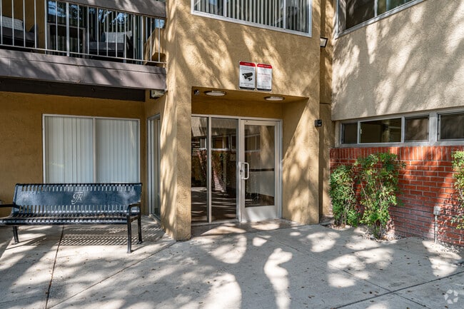 Entrance - Oak Park Apartments