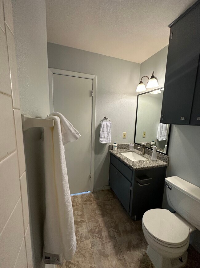 Foto del edificio - 8403 Fathom Cir