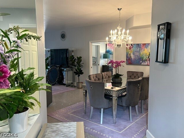 Foto del edificio - 15151 Royal Windsor Ln