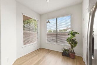 Building Photo - 20910 Sun Creek Dr