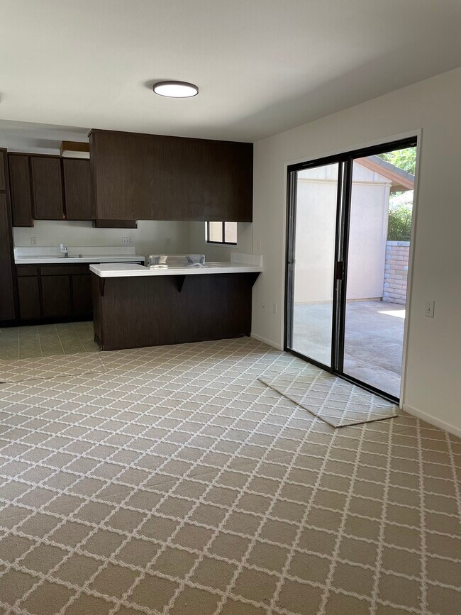 Building Photo - 3171 Via Vista