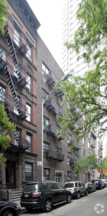318 - 320 E 85th Stree - 318-320 E 85th St