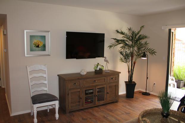 Building Photo - Furnished Beach Condo