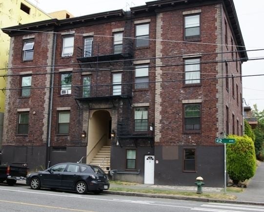 Primary Photo - 1802 12th Ave