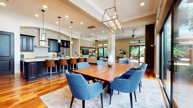 Building Photo - 8167 Via Vittoria Way
