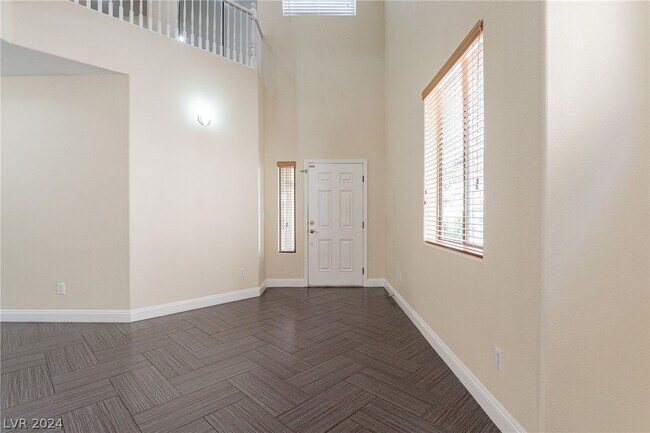 Building Photo - 10576 Bella Camrosa Dr
