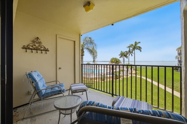 Building Photo - 6322 Palma Del Mar Blvd S