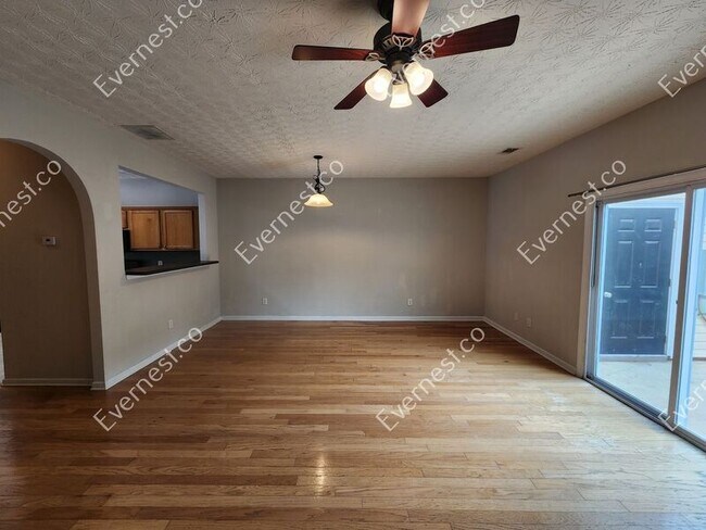Foto del edificio - 18 Pearl Chambers Dr