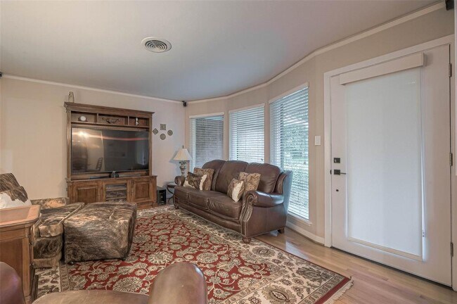 Building Photo - 6414 Pineshade Ln